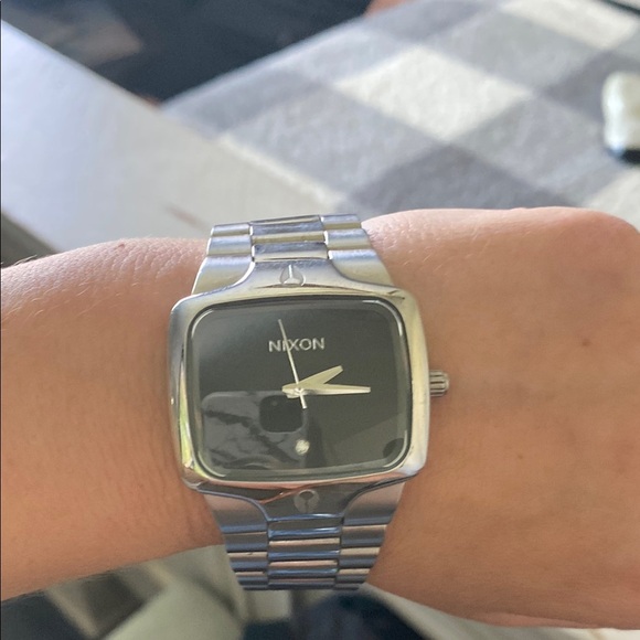 Nixon Silver and Black Modern Minimalist Watch men’s - Picture 3 of 3